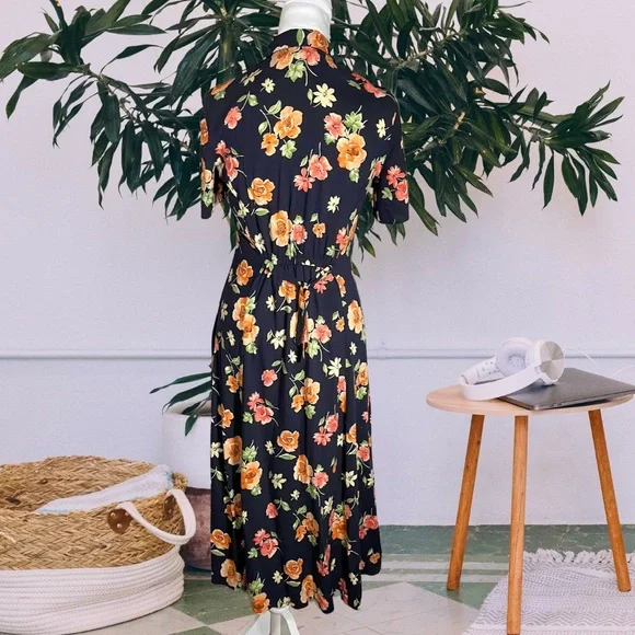 Vintage Floral Button Down Midi Dress - Picture 4 of 4